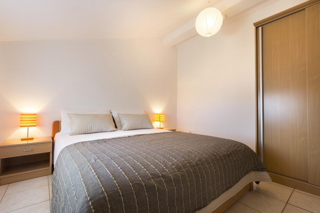 Apartments Renata Pinezići Kültér fotó
